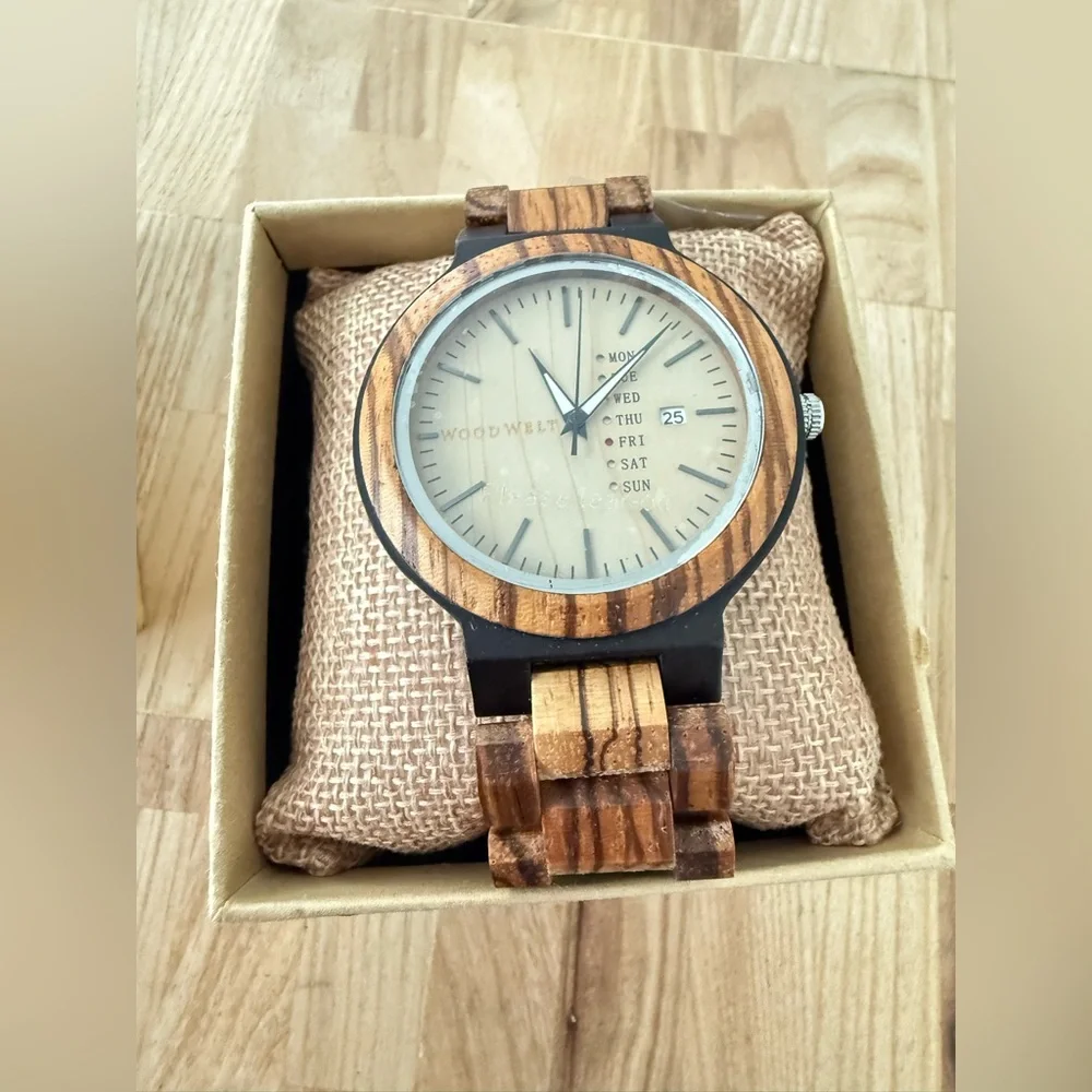 NIB Woodwelt men’s wooden watch NEW BATTERY